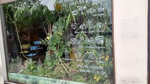 the front is so beautiful at La Recyclerie in Paris