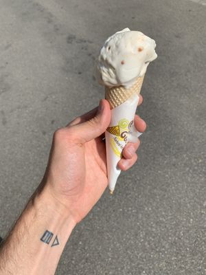 Grainglow's Snickerz Ice-cream at La Golosa Gelato - Monbijoustrasse in Bern