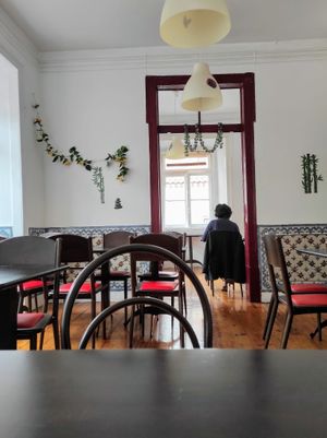 Interior del restaurante at A Colmeia in Lisbon