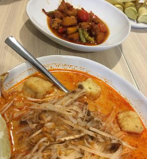 Sweet and sour stir fry and singapore laksa (delivered at home) at Banana Tree in Oxford