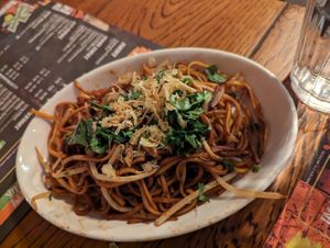 Noodles, beansprouts at Banana Tree in Oxford