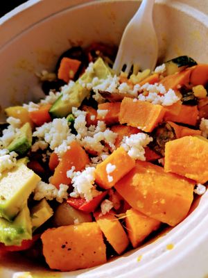 Curry bowl at Chile de Arbol Food Truck in Brownsville