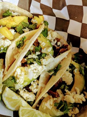 Mix of tacos at Chile de Arbol Food Truck in Brownsville
