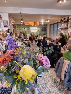 Interior at Sanseveria Bagelsalon in Bruges