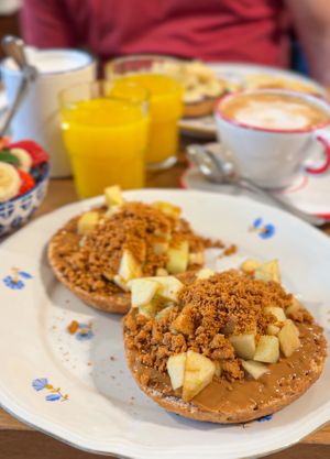   at Sanseveria Bagelsalon in Bruges