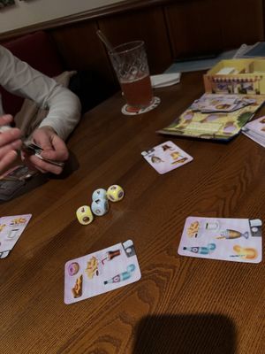 3 Minute Crazy Café spiel und Rhabarber Cocktail   at Wurfel & Zucker in Hamburg