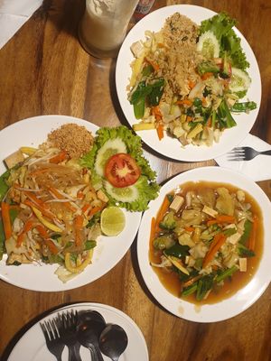 Pad Thai and something I can't remember. at Ethos in Bangkok