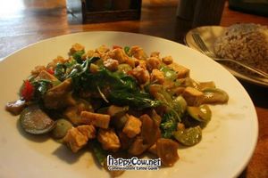 tempeh stirfry at Ethos in Bangkok