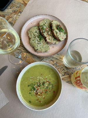 Starters  at La Clairiere in Lille