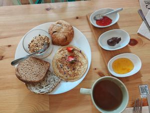 brunch wih bread and marmelade at La Clairiere in Lille