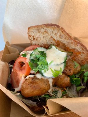 Yaniqueque No Gator; Caribbean fried bread, with fried oyster mushroom at Veggie Galore in Nijmegen