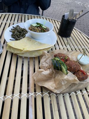 Roti with curry and chickpeas bufalo wings   at Veggie Galore in Nijmegen