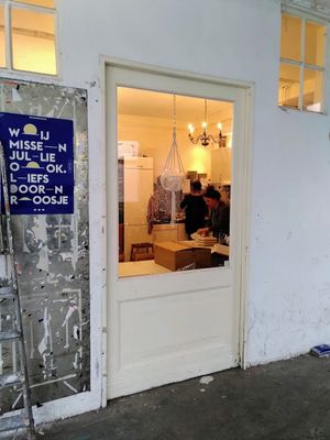 When entering the alley you can have a little peak in the kitchen at Veggie Galore in Nijmegen