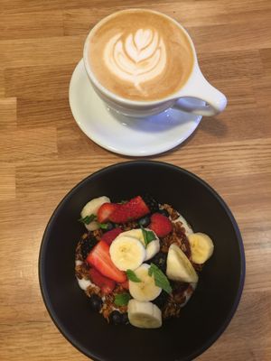 coconut yogurt bowl and lavender latte made with almond milk at Parakeet Cafe in La Jolla
