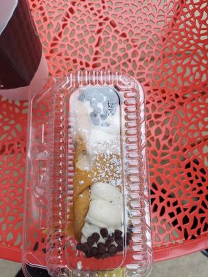 Regular cannoli at Batter & Crumbs in Philadelphia