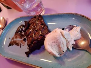 Chocolate Brownie- served HOT!

*NEW* Chocolate Brownie served hot with vanilla ice cream and chocolate syrup. VE (contains soy, gluten) at DoppleGanger in Cambridge