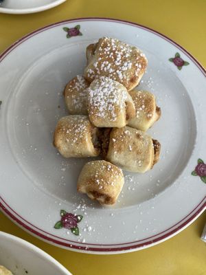 Lotus rolls 🤤  at  Cafe Landwer in Vaughan