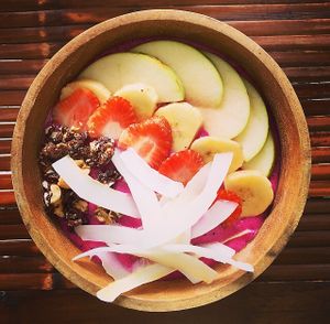 Dragonfruit smoothie bowl at Vegan Bali in Kuta