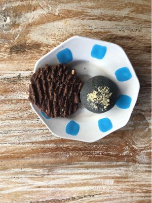 Chocolate cookie (left), pineapple cookie(right) at Vegan Bali in Kuta
