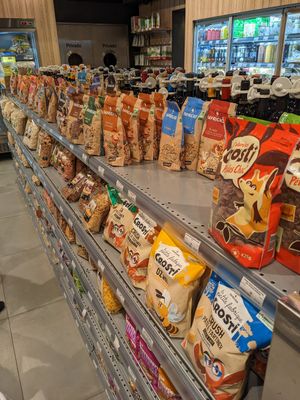 Granolas, céréales at Celeiro - Dezembro in Lisbon