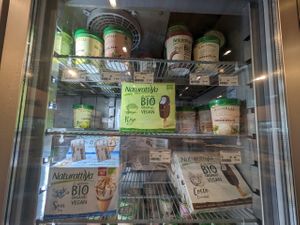 Vegan frozen treats at Celeiro - Dezembro in Lisbon