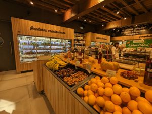 Fresh produce at Celeiro - Dezembro in Lisbon