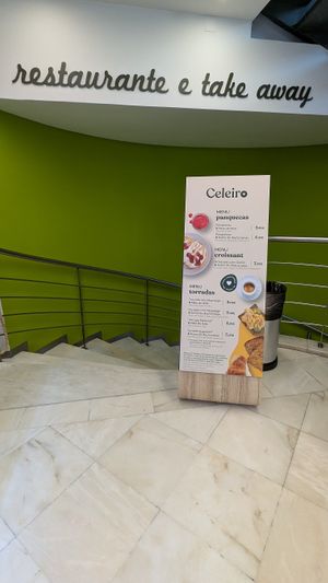 Downstairs to the eatery at Celeiro - Dezembro in Lisbon