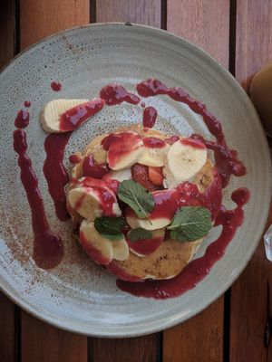 Vegan banan pancakes at Bukit Cafe in Pecatu