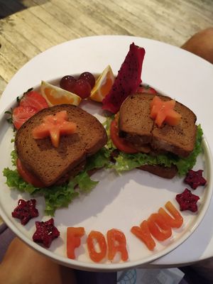 Tempe bacon sandwich at Acai Queen - Gootama in Ubud