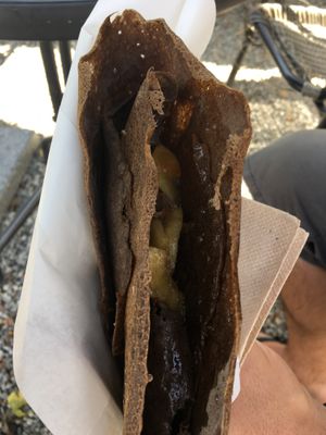 Apple with maple syrup/ Pomme d‘amour at Charlie Brown's Crepes - Food Trailer in Wanaka