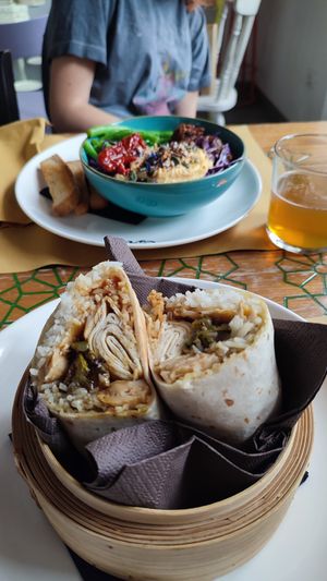 Burrito e Bowl at OH Ficomaeco in Brescia