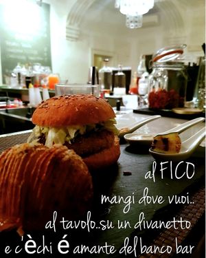 veg burger at OH Ficomaeco in Brescia
