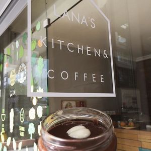 Almond-Cacao pudding that has been sweetened with dates.  at Veganevden in Istanbul