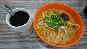 Laksa at Yi Xin 一心素食 in West Singapore