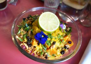 Season Bowl: Sweet Curry at Aujourd'hui Demain Cafe in Paris