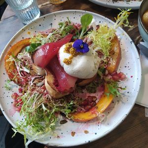 No mozza burata, gluten free version at Aujourd'hui Demain Cafe in Paris