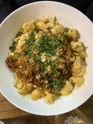Mac & cheese 🧀  #Veganuary at Aujourd'hui Demain Cafe in Paris