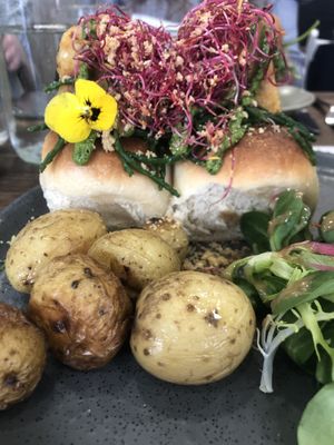 Ultímate selfish burger  at Aujourd'hui Demain Cafe in Paris