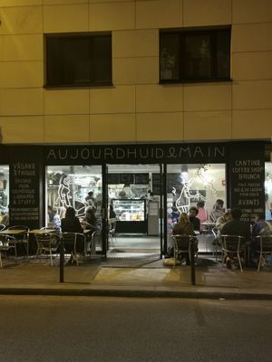  at Aujourd'hui Demain Cafe in Paris