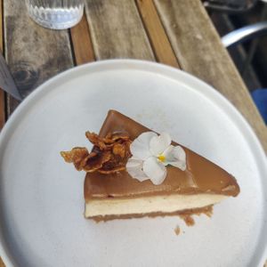 Caramel cheesecake   at Aujourd'hui Demain Cafe in Paris