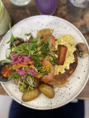Only one dish of the huge part of vegan 🌱 brunch!  Yes all is vegan 🌱 amazing!!   at Aujourd'hui Demain Cafe in Paris