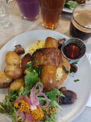  at Aujourd'hui Demain Cafe in Paris