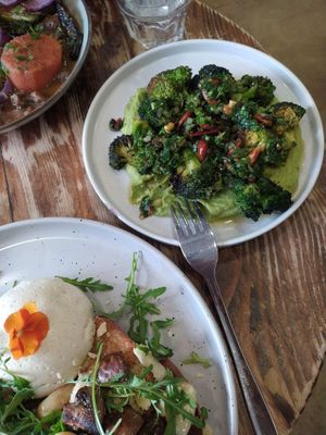 Broccoli garden (broccoli on broccoli purée, it's actually genious =D) at Aujourd'hui Demain Cafe in Paris