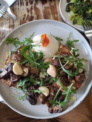 No mozza with mushrooms and gluten free bread. It might seem like a not very juicy dish, but I can assure you every texture and flavour was perfectly balanced! at Aujourd'hui Demain Cafe in Paris