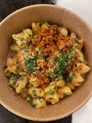 Mac and cheese   at Aujourd'hui Demain Cafe in Paris