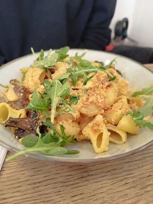 Truffle mac'n'cheese at Aujourd'hui Demain Cafe in Paris