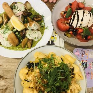 Mac n’cheese, No-mozza and Fish and chips  at Aujourd'hui Demain Cafe in Paris
