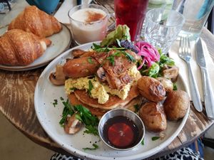 Delicious Brunch at Aujourd'hui Demain Cafe in Paris