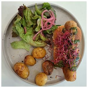 ultimate selfish burger 🌱 at Aujourd'hui Demain Cafe in Paris