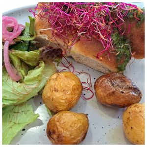 ultimate selfish burger 🌱 at Aujourd'hui Demain Cafe in Paris